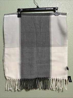 NWT Unisex Express Gray and White Plaid Fringe Scarf